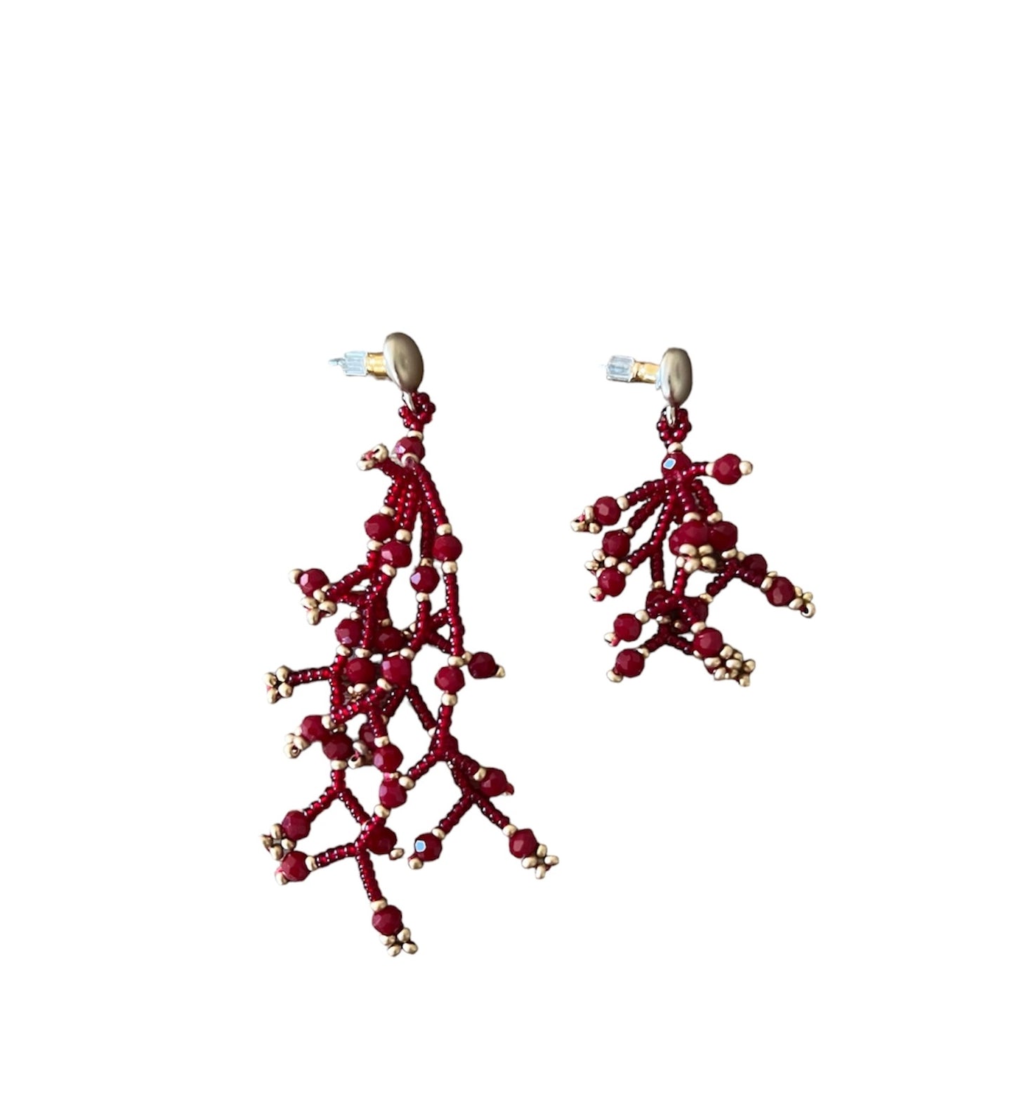 Mismatch coral earrings
