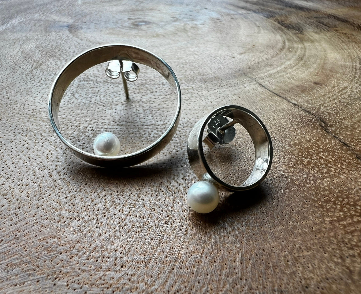 Minimalist earrings